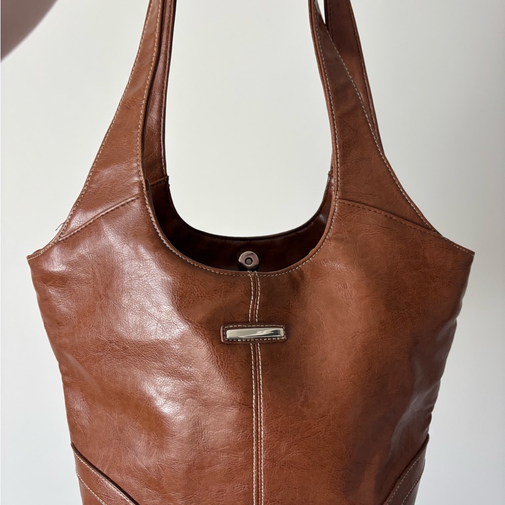 Classic Brown Leather Tote Bag - Sleek Everyday Carry